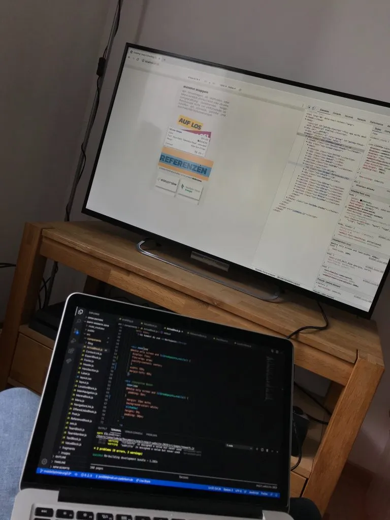Fernseher als Bildschirm im Homeoffice